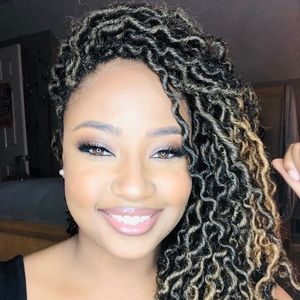 Meet your Posher, Amaris